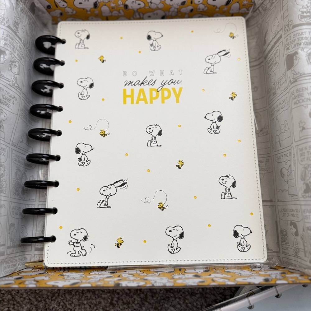 New! Undated Peanuts Happy Planner "Celebrate the Seasons" Box - Picture 12 of 16